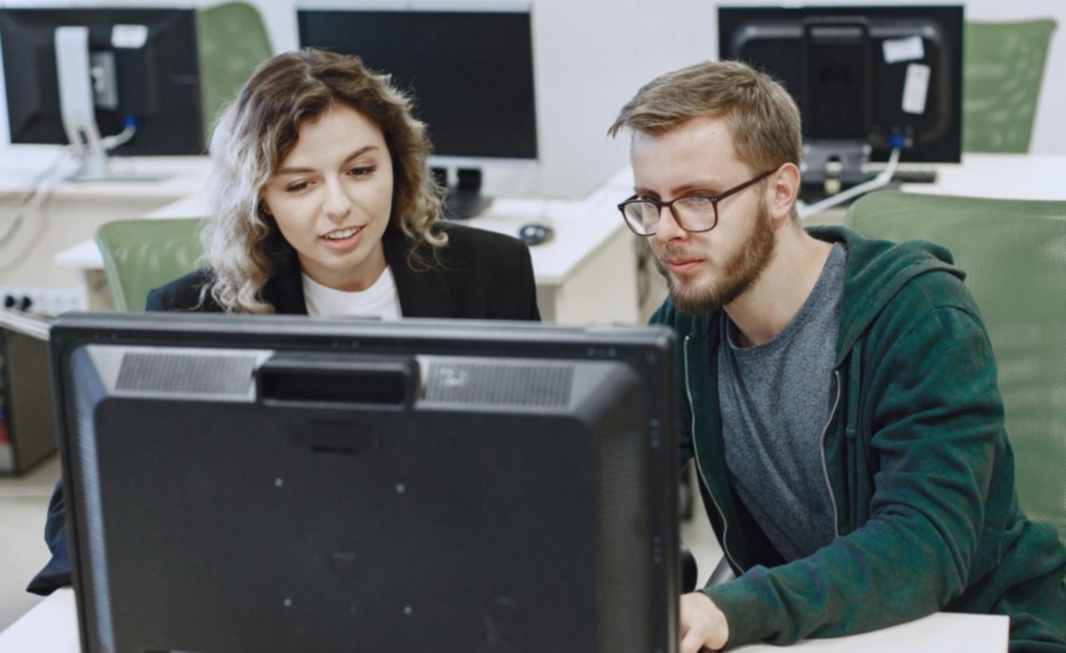 Technische infrastructuur van ons platform met server architectuur en cloud systemen